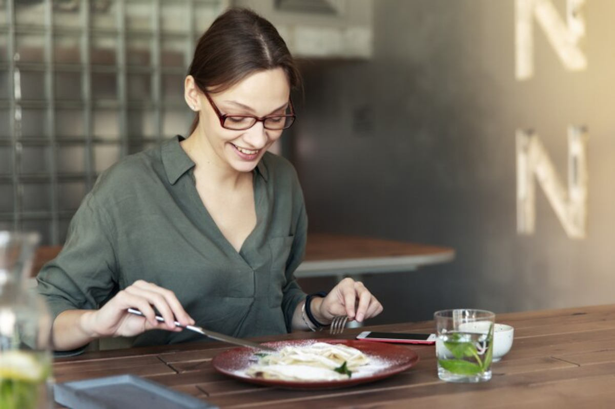 Ultra-levure : avant ou après le repas, pour une meilleure digestion ?